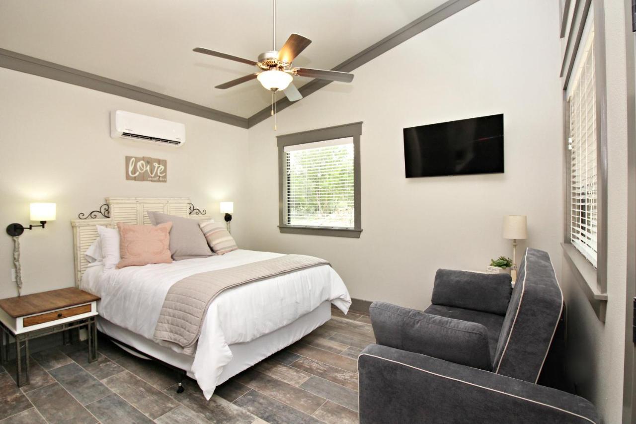 Green Acres Cottages - Wimberley Suite Ngoại thất bức ảnh